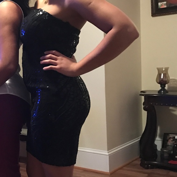 Black Strapless Bodycon Sequined Dress - Picture 5 of 5